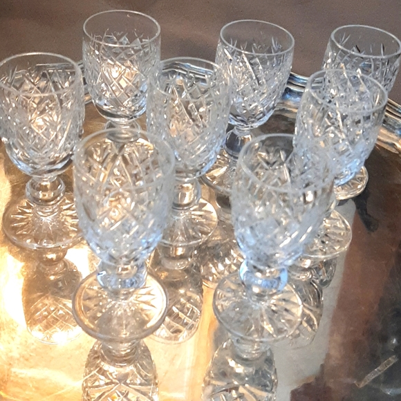 Vintage 8  WATERFORD Boyne Liqueur glasses - Picture 1 of 2